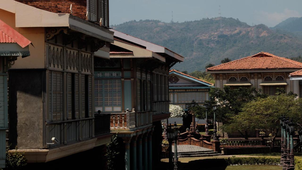 Las Casas Filipinas De Acuzar Bagac Exterior photo
