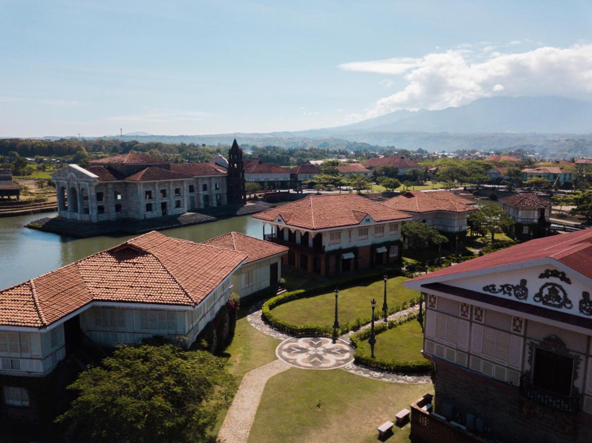Las Casas Filipinas De Acuzar Bagac Exterior photo