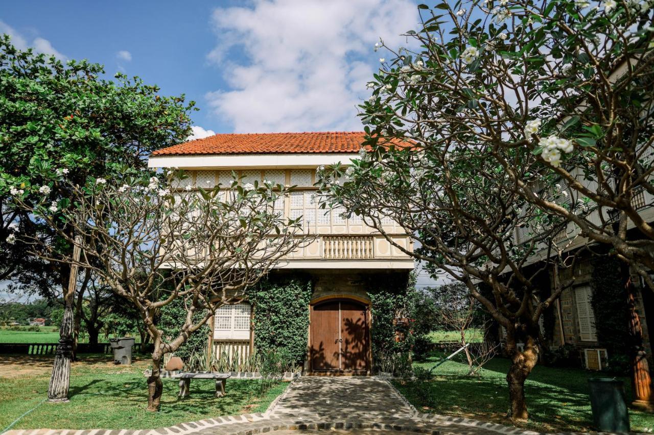 Las Casas Filipinas De Acuzar Bagac Exterior photo
