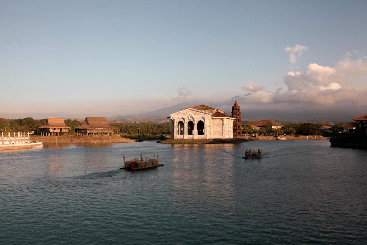 Las Casas Filipinas De Acuzar Bagac Exterior photo