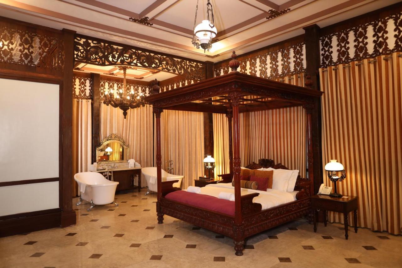 Las Casas Filipinas De Acuzar Bagac Exterior photo
