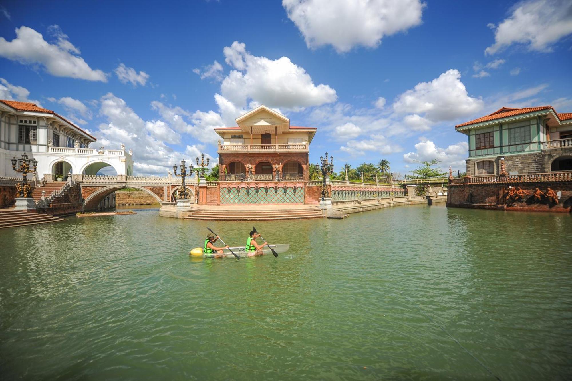 Las Casas Filipinas De Acuzar Bagac Exterior photo