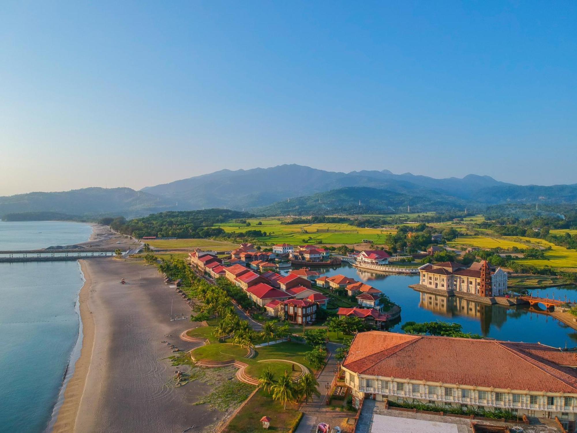 Las Casas Filipinas De Acuzar Bagac Exterior photo
