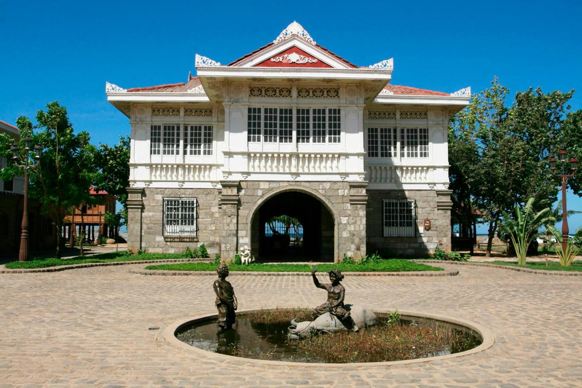 Las Casas Filipinas De Acuzar Bagac Exterior photo
